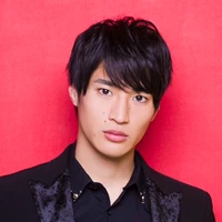平野泰新