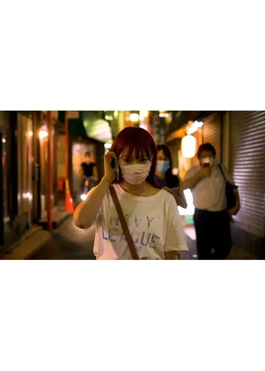 光の輪郭と踊るダンス
